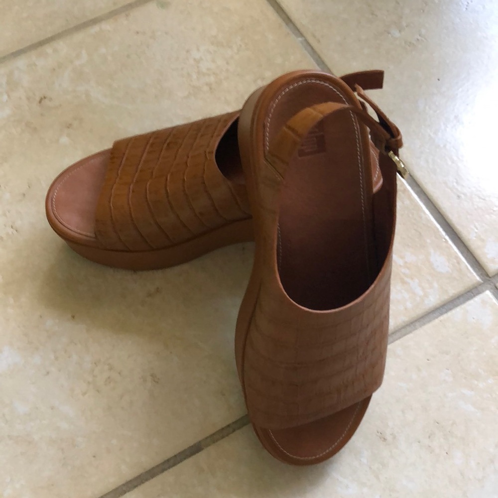 Leather platform Fitflops